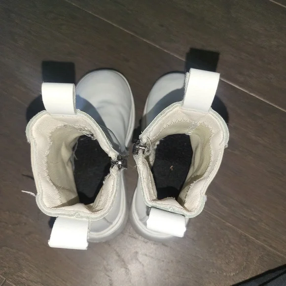 Girls white boots - Picture 4 of 5
